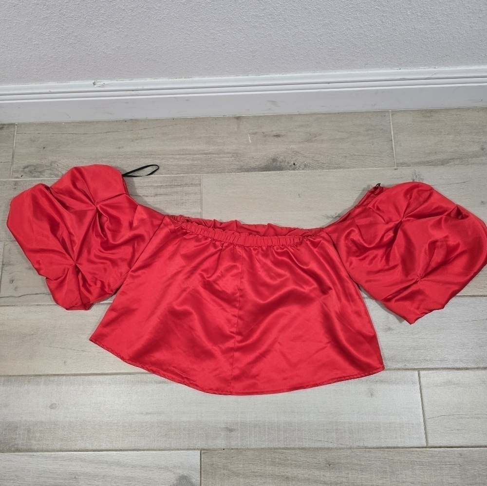 Forever 21 Red Short Puff Sleeve Crop  Trendy Top Size M